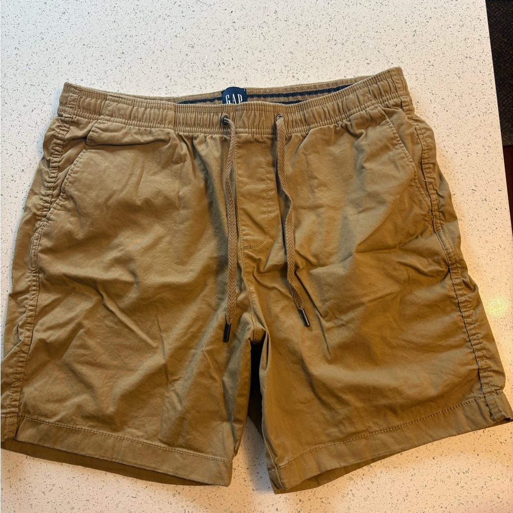 NWOT Men’s Gap Shorts